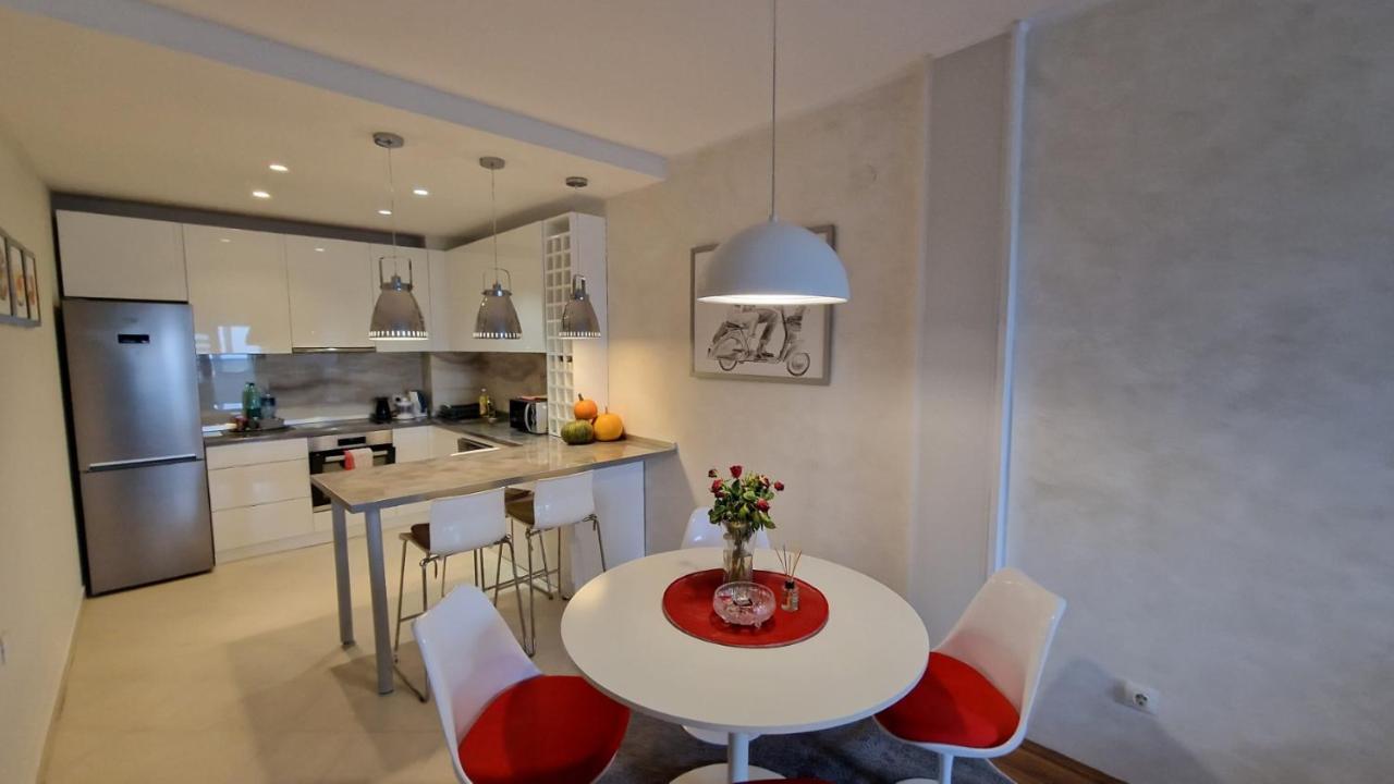 Lux Apartman Ava Kikinda Exterior foto