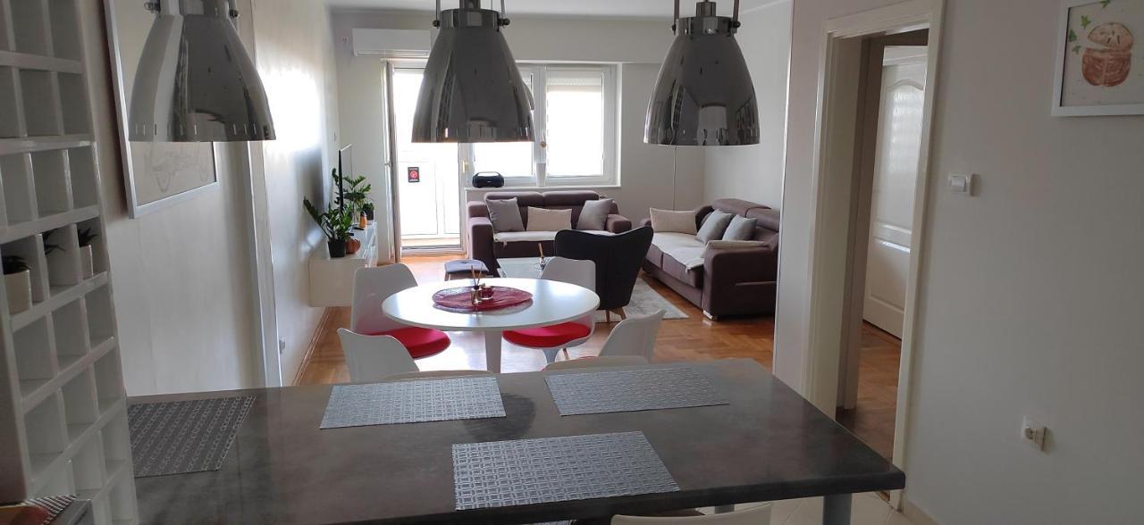 Lux Apartman Ava Kikinda Exterior foto